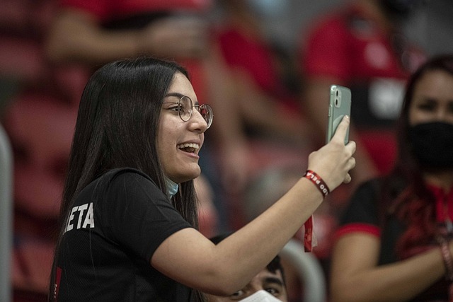 与之形成对 与之形成对